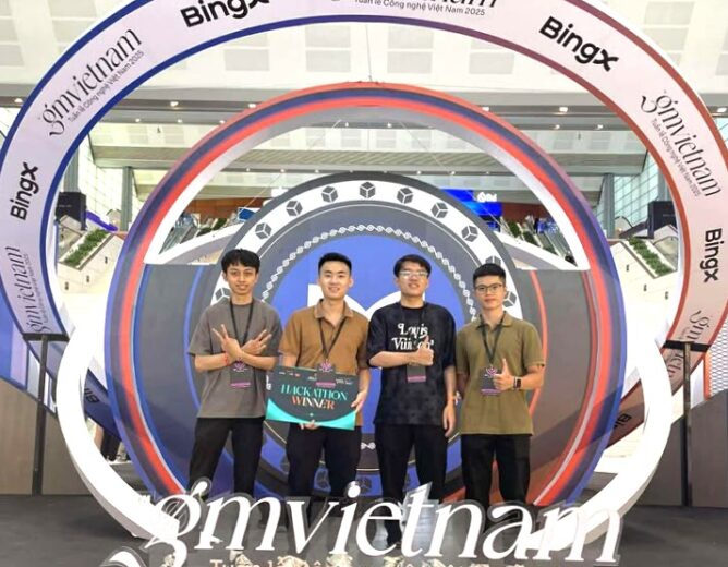 Nhóm sinh viên PTIT xuất sắc lọt Top 5 tại Vietnam Aptos Hackathon 2025