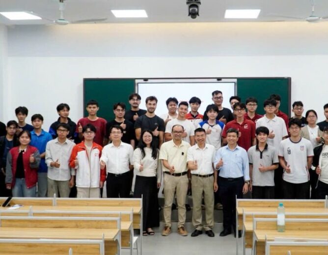NHÌN LẠI BÀI GIẢNG MỞ: KHI AI VƯỢT KHỎI TRANG SÁCH ĐỂ BƯỚC VÀO THỰC TIỄN HÀNH ĐỘNG